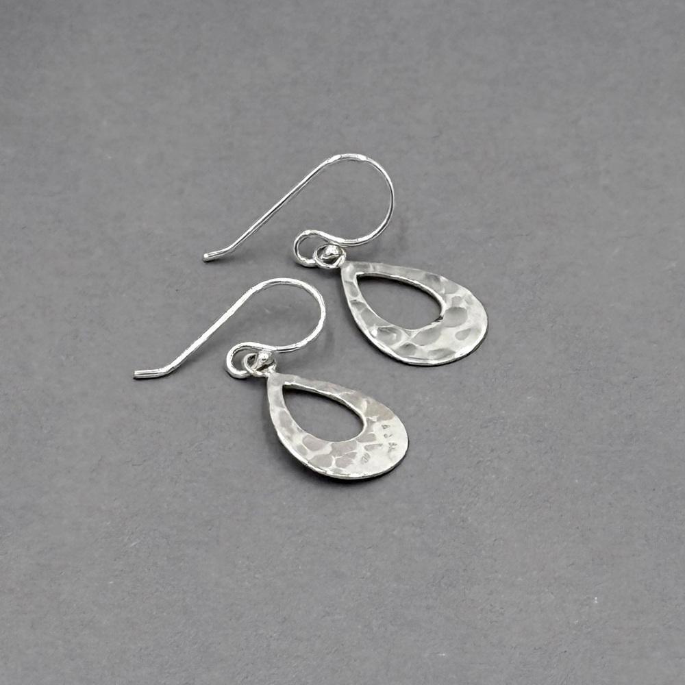 .925 Sterling Silver Hammered Teardrop Dangle Earrings! NEW!